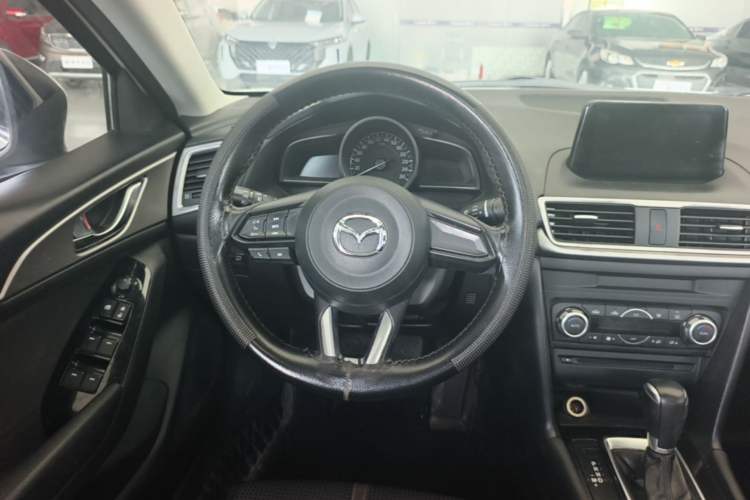 Used Mazda 3 Axela 2017 Sedan 1.5L Automatic Luxury Model Emission Standard China V Steering Wheel