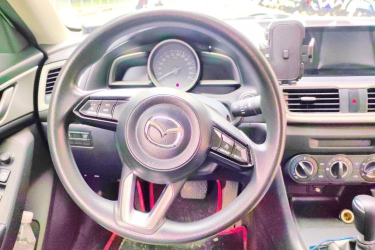 Used Mazda 3 Axela 2017 Sedan 1.5L Automatic Comfort Model China VI Standard Steering Wheel