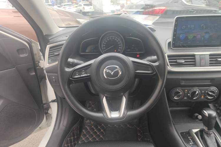 Used Mazda 3 Axela 2017 Sedan 1.5L Automatic Comfort Model Emission Standard China V Steering Wheel