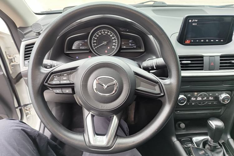 Used Mazda 3 Axela 2017 Sedan 1.5L Automatic Luxury Model Emission Standard China V Steering Wheel