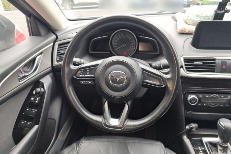 Used Mazda 3 Axela 2017 Sedan 1.5L Automatic Luxury Model Emission Standard China V Steering Wheel