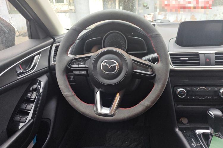 Used Mazda 3 Axela 2017 Hatchback 1.5L Automatic Luxury Model Emission Standard China V Steering Wheel