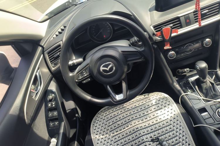 Used Mazda 3 Axela 2017 Sedan 1.5L Automatic Luxury Model Emission Standard China V Steering Wheel