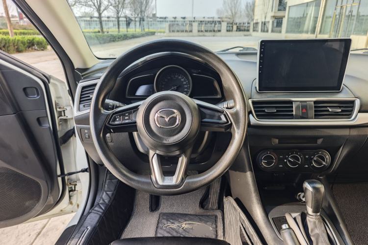 Used Mazda 3 Axela 2017 Sedan 1.5L Automatic Comfort Model Emission Standard China V Steering Wheel
