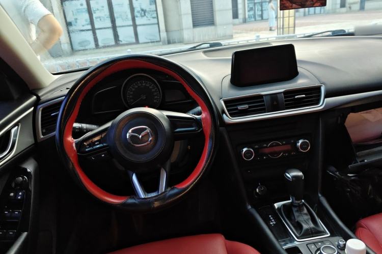 Used Mazda 3 Axela 2017 Sedan 1.5L Automatic Luxury Model Emission Standard China V Steering Wheel