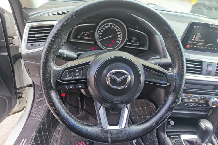 Used Mazda 3 Axela 2017 Sedan 1.5L Automatic Luxury Model Emission Standard China V Steering Wheel