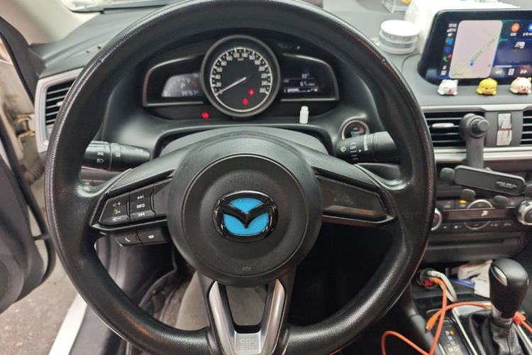 Used Mazda 3 Axela 2017 Sedan 1.5L Automatic Luxury Model Emission Standard China V Steering Wheel