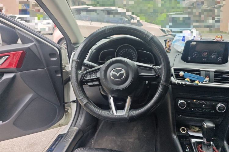 Used Mazda 3 Axela 2017 Sedan 1.5L Automatic Luxury Model Emission Standard China V Steering Wheel
