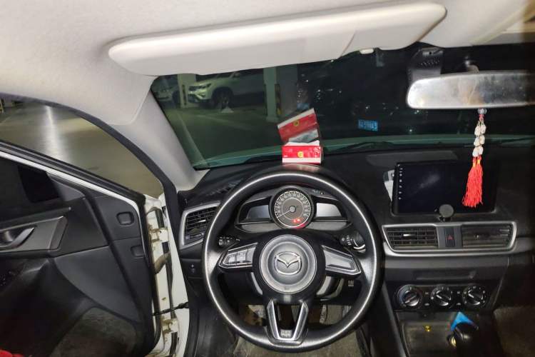 Used Mazda 3 Axela 2017 Sedan 1.5L Automatic Comfort Model Emission Standard China V Steering Wheel