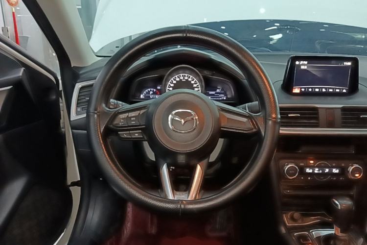 Used Mazda 3 Axela 2017 Sedan 1.5L Automatic Luxury Model Emission Standard China V Steering Wheel