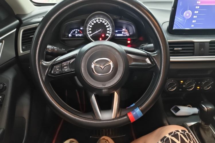 Used Mazda 3 Axela 2017 Sedan 1.5L Automatic Comfort Model Emission Standard China V Steering Wheel