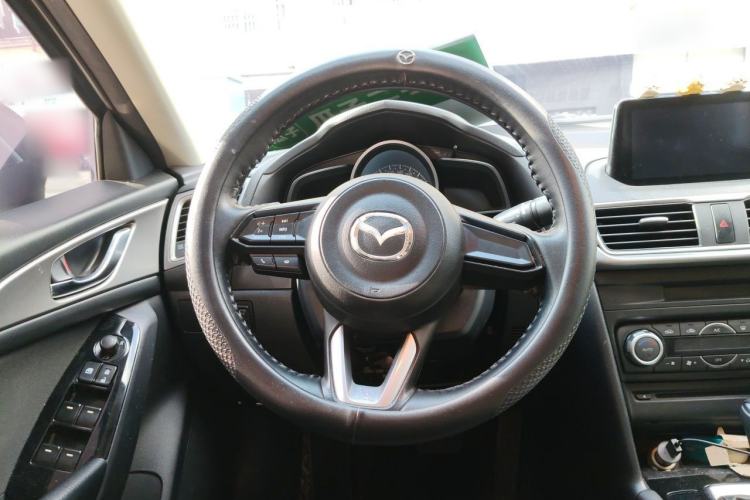 Used Mazda 3 Axela 2017 Sedan 1.5L Automatic Luxury Model Emission Standard China V Steering Wheel