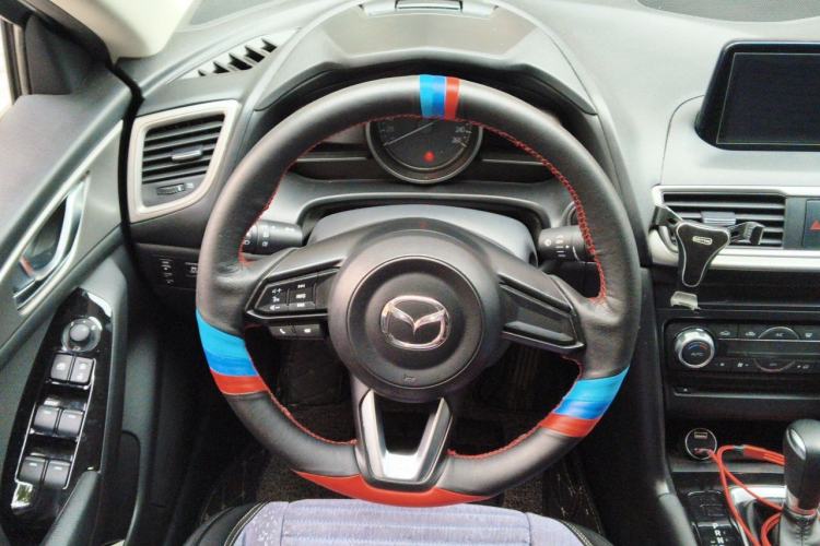 Used Mazda 3 Axela 2017 Sedan 1.5L Automatic Luxury Model Emission Standard China V Steering Wheel