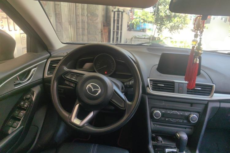 Used Mazda 3 Axela 2017 Sedan 1.5L Automatic Luxury Model Emission Standard China V Steering Wheel