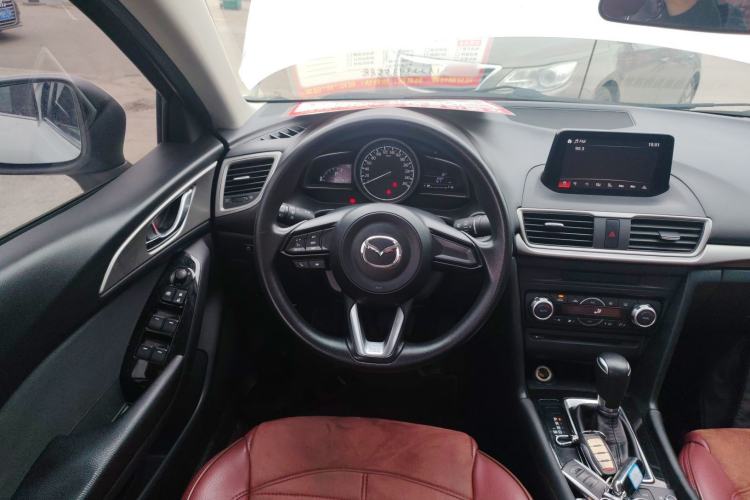 Used Mazda 3 Axela 2017 Sedan 1.5L Automatic Luxury Model Emission Standard China V Steering Wheel