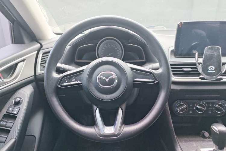 Used Mazda 3 Axela 2017 Sedan 1.5L Automatic Comfort Model Emission Standard China V Steering Wheel