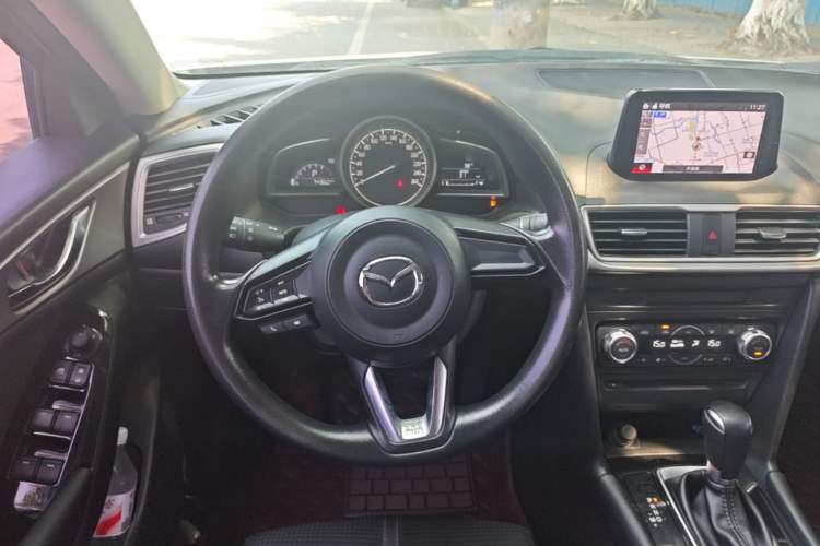Used Mazda 3 Axela 2017 Sedan 1.5L Automatic Luxury Model Emission Standard China V Steering Wheel