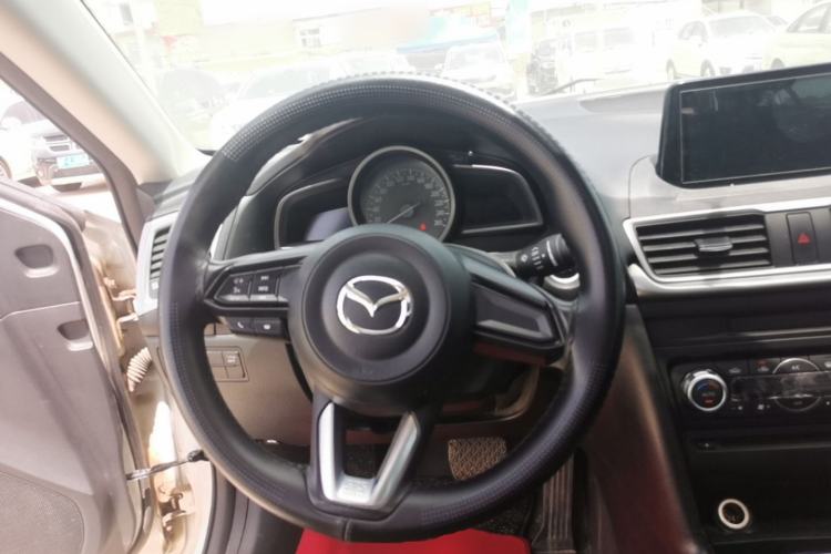 Used Mazda 3 Axela 2017 Sedan 1.5L Automatic Luxury Model Emission Standard China V Steering Wheel