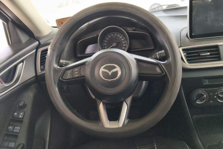 Used Mazda 3 Axela 2017 Sedan 1.5L Automatic Comfort Model Emission Standard China V Steering Wheel