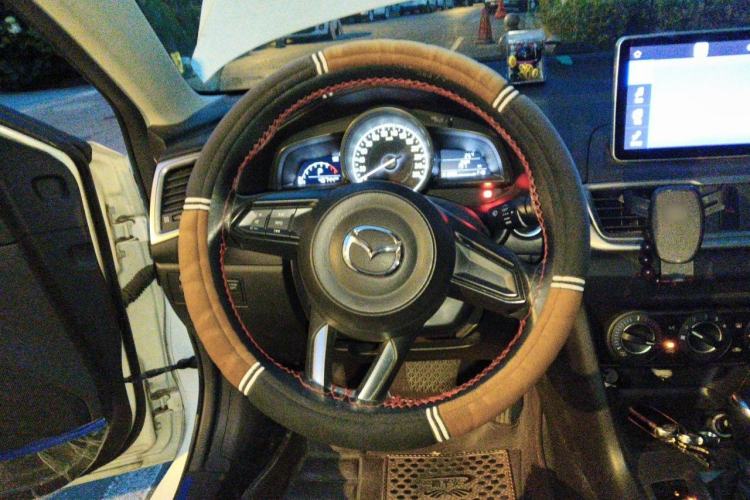Used Mazda 3 Axela 2017 Sedan 1.5L Automatic Comfort Model Emission Standard China V Steering Wheel