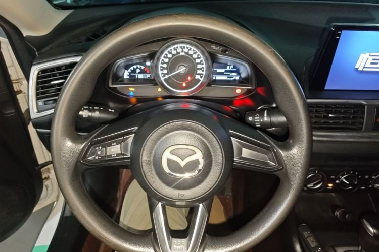 Used Mazda 3 Axela 2017 Sedan 1.5L Automatic Comfort Model Emission Standard China V Steering Wheel