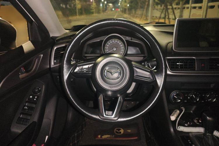 Used Mazda 3 Axela 2017 Sedan 1.5L Automatic Comfort Model Emission Standard China V Steering Wheel