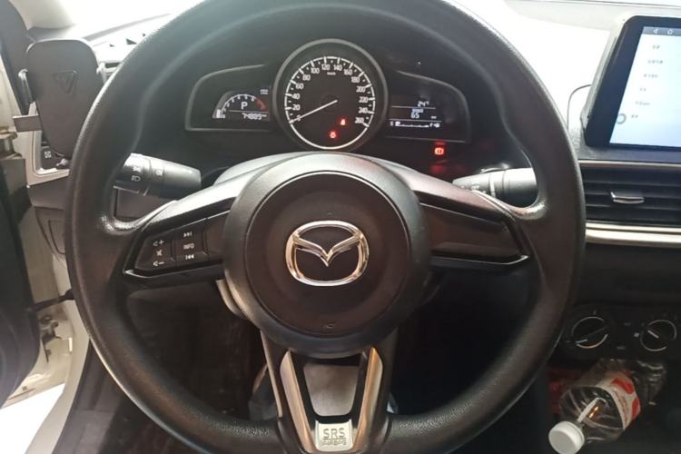 Used Mazda 3 Axela 2017 Sedan 1.5L Automatic Comfort Model Emission Standard China V Steering Wheel