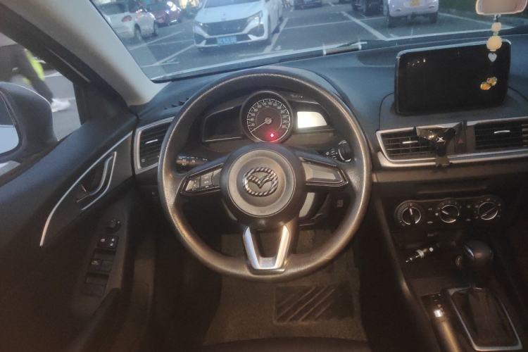 Used Mazda 3 Axela 2017 Sedan 1.5L Automatic Comfort Model Emission Standard China V Steering Wheel