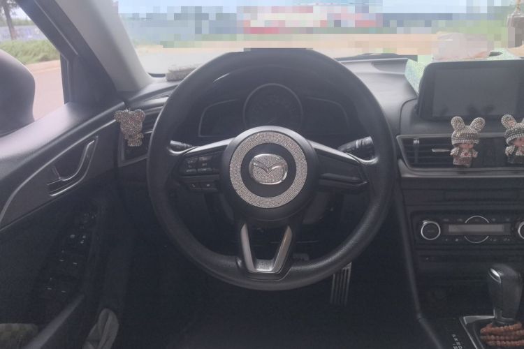 Used Mazda 3 Axela 2017 Hatchback 1.5L Automatic Luxury Model Emission Standard China V Steering Wheel