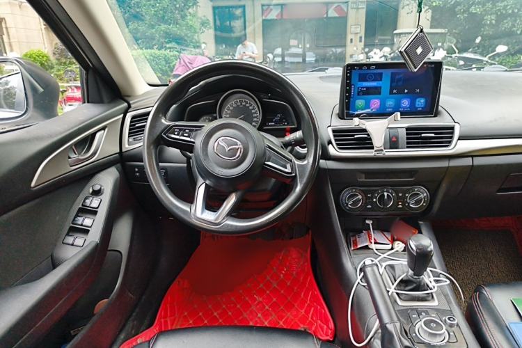 Used Mazda 3 Axela 2017 Sedan 1.5L Automatic Comfort Model Emission Standard China V Steering Wheel