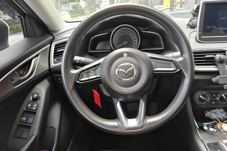 Used Mazda 3 Axela 2017 Sedan 1.5L Automatic Comfort Model Emission Standard China V Steering Wheel