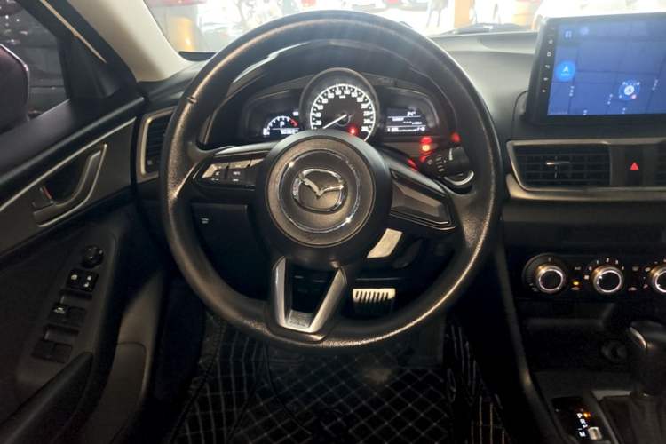 Used Mazda 3 Axela 2017 Sedan 1.5L Automatic Comfort Model Emission Standard China V Steering Wheel