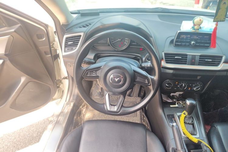 Used Mazda 3 Axela 2017 Sedan 1.5L Automatic Comfort Model Emission Standard China V Steering Wheel