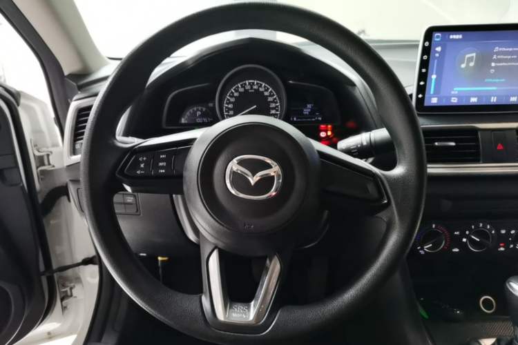 Used Mazda 3 Axela 2017 Sedan 1.5L Automatic Comfort Model Emission Standard China V Steering Wheel