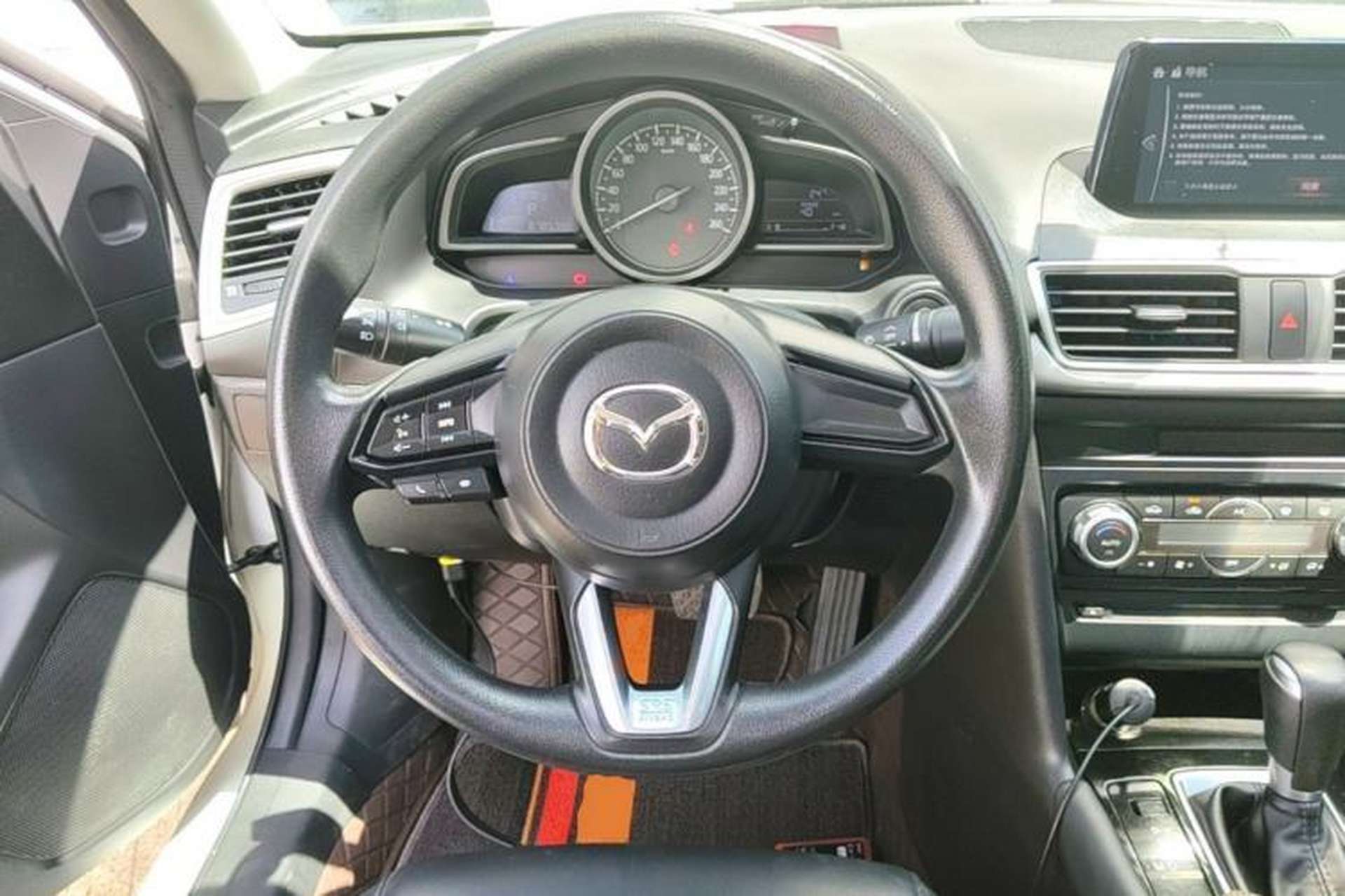 Used Mazda 3 Axela 2017 Sedan 1.5L Automatic Luxury Model Emission Standard China V Steering Wheel