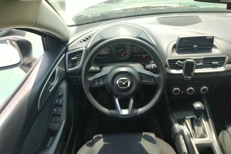 Used Mazda 3 Axela 2017 Sedan 1.5L Automatic Comfort Model Emission Standard China V Steering Wheel