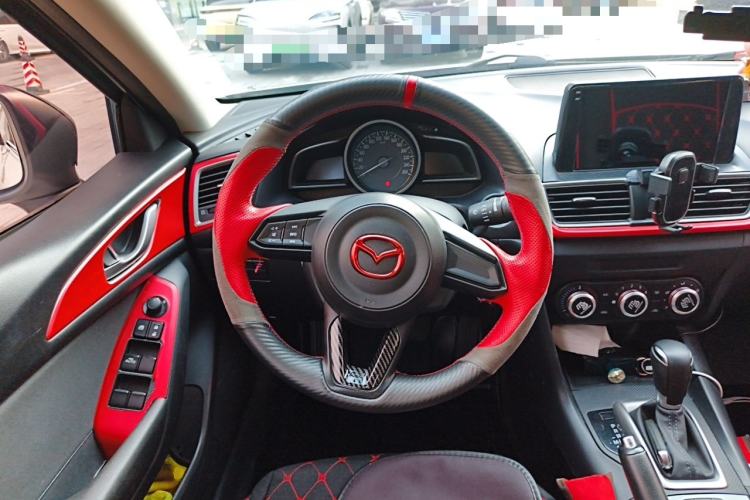 Used Mazda 3 Axela 2017 Sedan 1.5L Automatic Comfort Model Emission Standard China V Steering Wheel