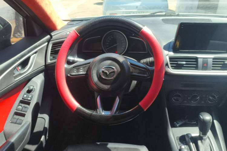 Used Mazda 3 Axela 2017 Sedan 1.5L Automatic Comfort Model Emission Standard China V Steering Wheel