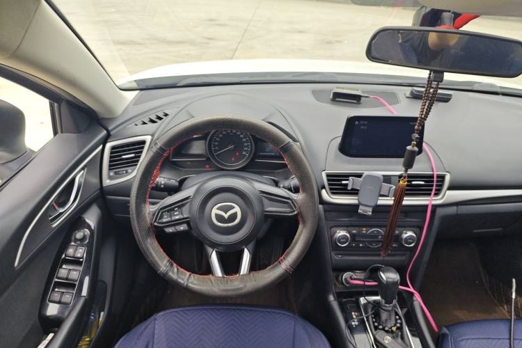 Used Mazda 3 Axela 2017 Sedan 1.5L Automatic Luxury Model Emission Standard China V Steering Wheel