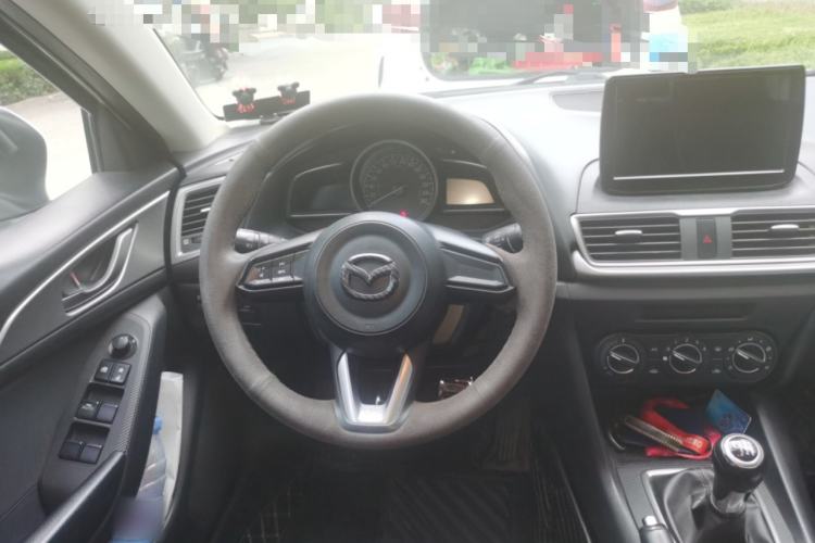 Used Mazda 3 Axela 2017 Sedan 1.5L Manual Comfort Model Emission Standard China V Steering Wheel