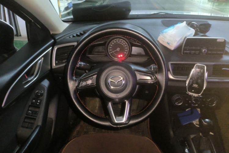 Used Mazda 3 Axela 2017 Sedan 1.5L Automatic Comfort Model Emission Standard China V Steering Wheel