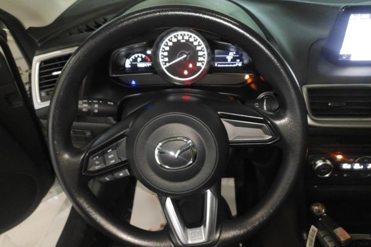 Used Mazda 3 Axela 2017 Sedan 1.5L Automatic Luxury Model Emission Standard China V Steering Wheel
