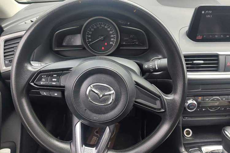 Used Mazda 3 Axela 2017 Sedan 1.5L Automatic Luxury Model Emission Standard China V Steering Wheel