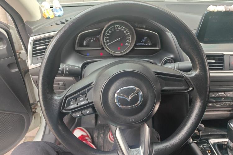 Used Mazda 3 Axela 2017 Sedan 1.5L Automatic Luxury Model Emission Standard China V Steering Wheel