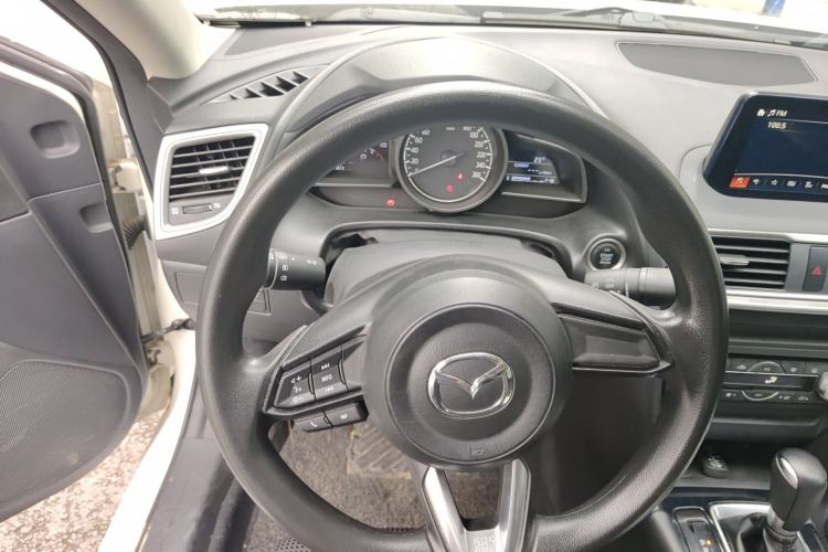 Used Mazda 3 Axela 2017 Sedan 1.5L Automatic Luxury Model Emission Standard China V Steering Wheel