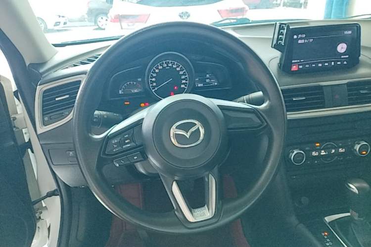 Used Mazda 3 Axela 2017 Sedan 1.5L Automatic Luxury Model Emission Standard China V Steering Wheel