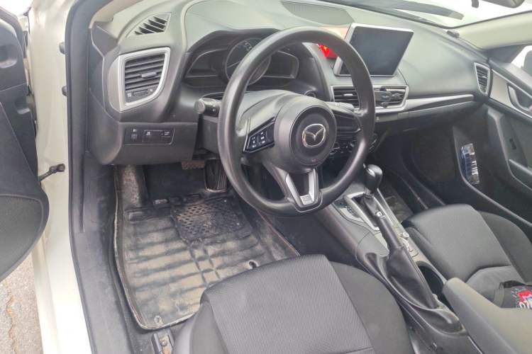 Used Mazda 3 Axela 2017 Sedan 1.5L Automatic Comfort Model Emission Standard China V Steering Wheel
