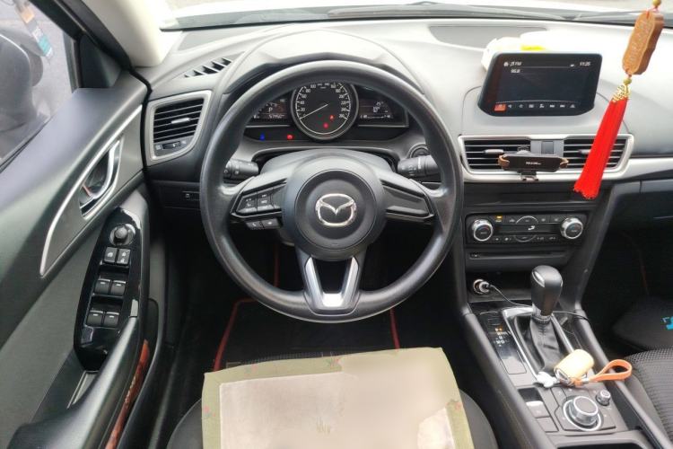 Used Mazda 3 Axela 2017 Sedan 1.5L Automatic Luxury Model Emission Standard China V Steering Wheel