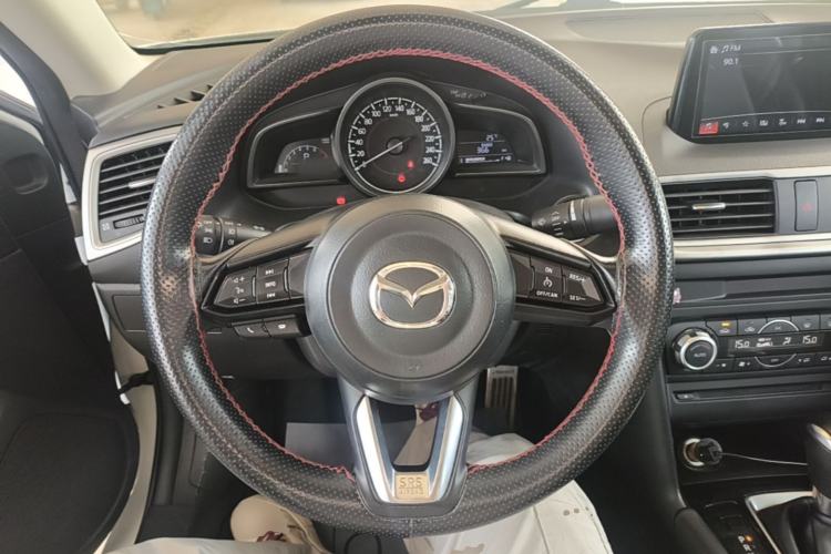 Used Mazda 3 Axela 2017 Sedan 1.5L Automatic Luxury Model Emission Standard China V Steering Wheel