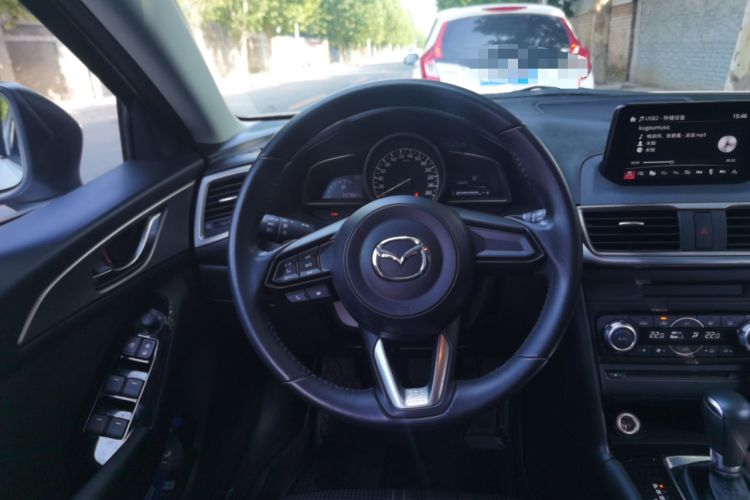Used Mazda 3 Axela 2017 Hatchback 2.0L Automatic Luxury Model Emission Standard China V Steering Wheel